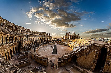 Amphitheatre-of-El-Jem