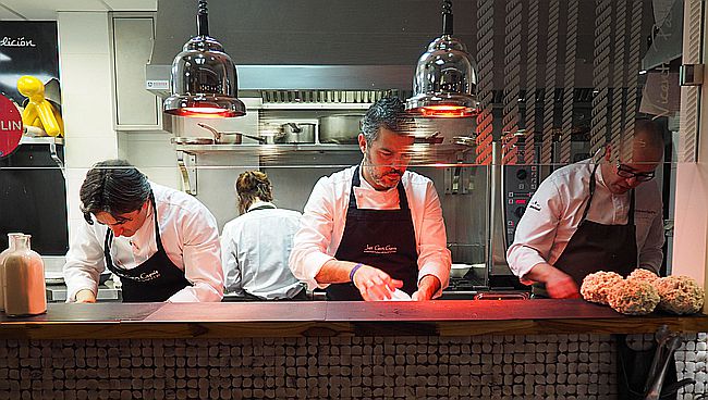 Saiti - Equipo en el servicio