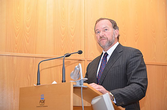 Momento de la intervención ante la Asamblea del presidente de la FOE.
