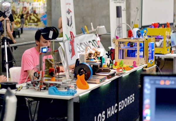 LOS HACEDORES en Juvenalia-Dabadum del 4 al 8 de diciembre en Ifema, Campo de las Naciones, Madrid