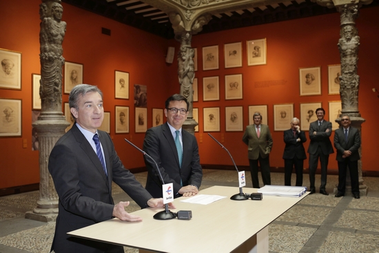 Víctor Iglesias, consejero delegado de Ibercaja, y Román Escolano, vicepresidente del Banco Europeo de Inversiones.