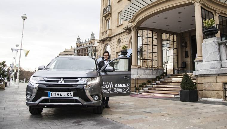 Mitsubishi y Javier Gómez Noya firman un acuerdo