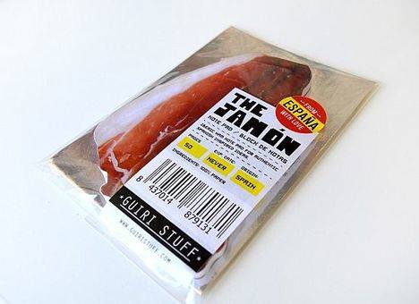 Guiri Stuff, la cara más desvergonzada del souvenir