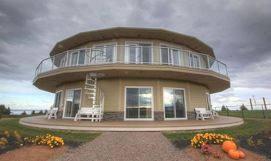 Sea Rotating House