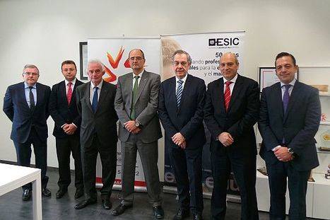 Directivos de la USJ y ESIC que han estado presentes en el acto de la firma del citado convenio.