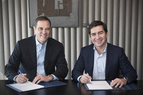 Chuck Robbins y Carlos Torres Vila