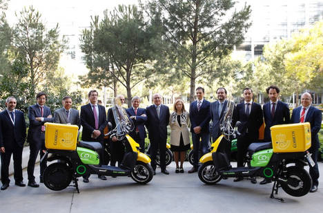 CORREOS incorpora a su flota 100 motos eléctricas Scutum