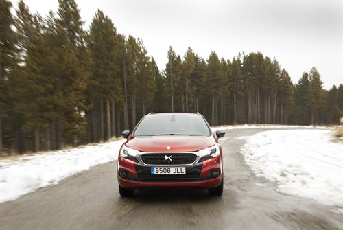 DS 4 Crossback con neumáticos Michelin Crossclimate