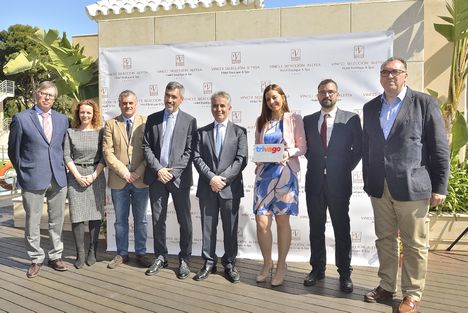 Directora Vincci Selección Aleysa con los asistentes.