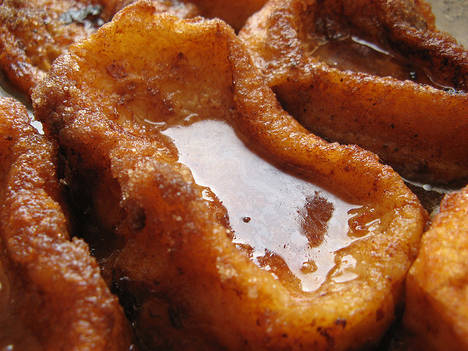 El Mercado de San Ildefonso incorpora el potaje de vigilia y las torrijas a su propuesta gastronómica en Semana Santa