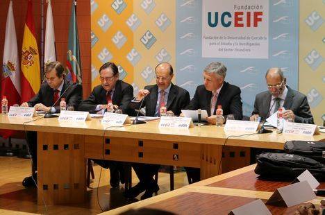 Expertos internacionales debaten sobre la globalización bancaria en España y América Latina