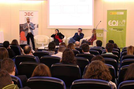 De izquierda a derecha, Miguel Artiach, Carolina Miyata, Alberto Barreiro y Sofía Medem, vicesecretaria de DEC.