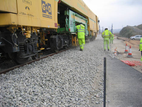 Trabajos en contratos de servicios de mantenimiento de infraestructura y vía llevado a cabo por G&O.