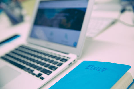 Ebury lanza su programa de becas ‘Ebury Yes We Tech’ para la inclusión y el fomento de la mujer en actividades tecnológicas