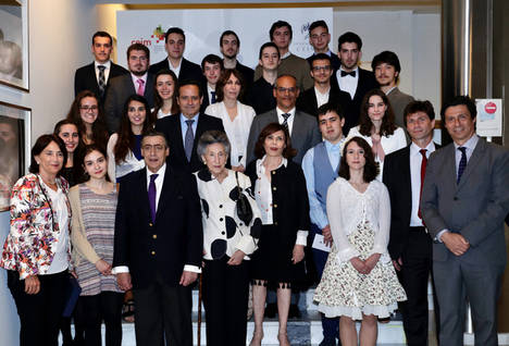 20 antiguos alumnos del Programa de Altas Capacidades de la Comunidad reciben el premio Max Mazin como apoyo a sus estudios universitarios