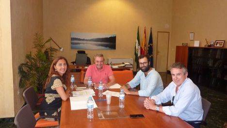 El delegado de Cultura, Turismo y Deporte se reúne con la Asociación de Empresarios Hoteleros de Córdoba, AEHCOR