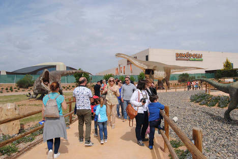 Territorio Dinópolis atrae a 17.634 visitantes durante esta Semana Santa, superando la cifra del año anterior