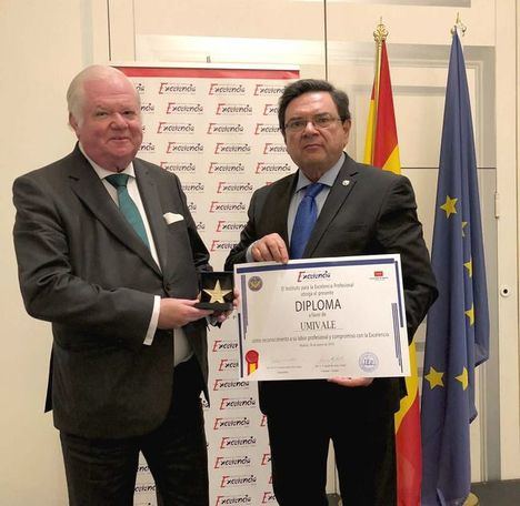umivale recibe la Estrella de Oro a la Excelencia Profesional
