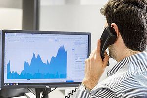 La libra rebota mientras el mercado valora un Brexit más suave