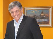 El Embajador Miguel Calahorrano.