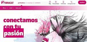 Fibracat dona Internet gratuito a 32 familias y 68 niños en situación precaria