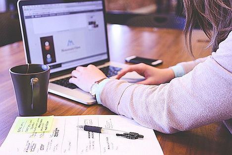 La formación online de negocios en España ya está casi al mismo nivel entre hombres y mujeres