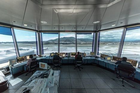 ENAIRE convoca hoy 90 plazas de controladores aéreos