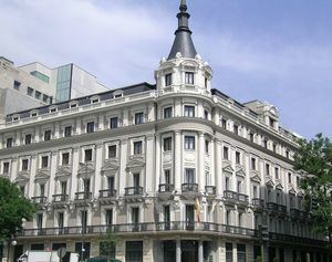Las telecos ingresan 354 millones de euros por servicios de itinerancia en 2020 en España, la mitad que un año antes