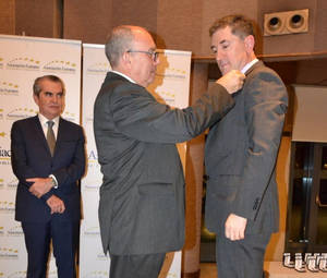 AEDEEC impone su `Medalla Europea al Mérito en el Trabajo' a Jose Espasandín, dueño de Montes de Galicia