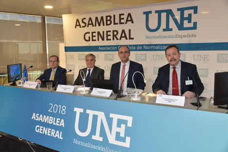 De izqda. a dcha: Edmundo Fernández Puértolas, Tesorero de UNE; Carlos Esteban Portal, Presidente de UNE; Javier García Díaz, Director General de UNE y Luis Rodulfo Zabala, Vicepresidente de UNE.