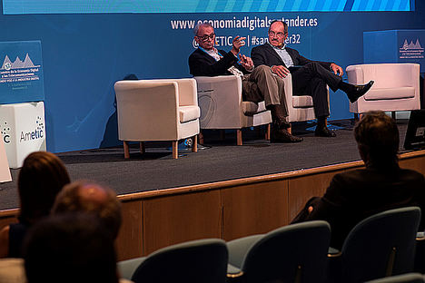 Fernando de Pablo afirma que el Estado ocupa una posición privilegiada en el desarrollo de prácticas e infraestructuras digitales