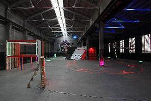 Abre en Barcelona la primera pista indoor de España para volar drones