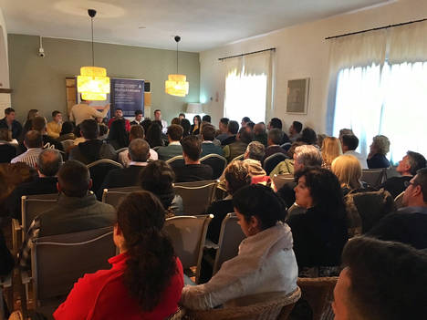 Más de un centenar de familiares y pacientes, en el alta a cinco ex adictos del Centro MonteAlminara