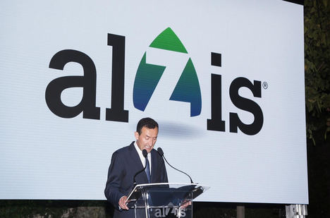 A​lzis se presenta en sociedad