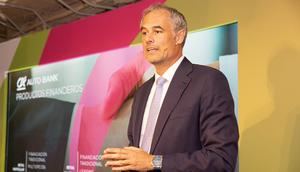 CA Auto Bank presenta su plan estratégico para posicionarse en España entre los 3 primeros operadores en financiación de vehículos, leasing y movilidad