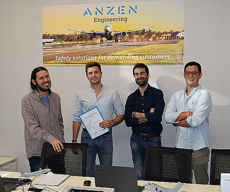 De izqda. a dcha.: Jesús Escudero Lázaro CTO, Pablo de la Cruz Greciet CEO, Víctor Moyano Gullón COO y Juan Carlos Serrano Pérez CPO, Anzen Aerospace.