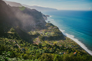 Madeira refuerza sus vuelos directos con España para la temporada de verano