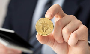 El Principal Asesor económico de Allianz duda que BTC se convierta en una moneda global