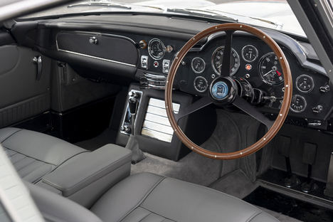 Haciendo historia: el primer Aston Martin DB5 Golfinger en más de 50 años ya ha visto la luz