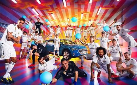 El prestigioso artista David LaChapelle fotografía al Real Madrid con el Audi e-tron