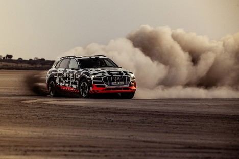 Audi e-tron prototype: dinámica de conducción electrizante