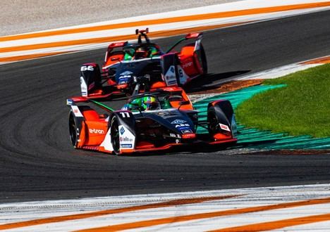 Los Audi e-tron FE06 camino a Riad