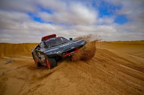 Audi y Carlos Sainz consiguen la primera victoria en el Dakar
