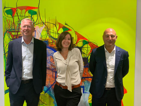 Bernd Pfister, Presidente de Nomor Riedless Beteiligungen AG y del grupo ARGUS DATA INSIGHTS; Laurence Backe, Directora General de Augure y Michael Jais, Director Ejecutivo del Grupo Launchmetrics.