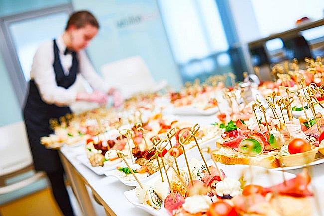 Aumenta la demanda de servicios de catering para eventos, según ...