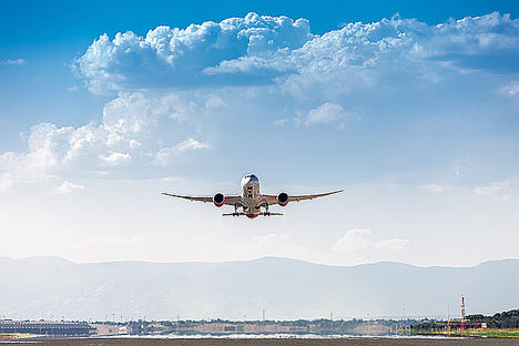 ENAIRE pone en servicio aproximaciones por satélite al Aeropuerto de Vigo