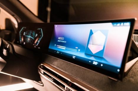 BMW desvela el futuro de la pantalla y el sistema operativo BMW iDrive