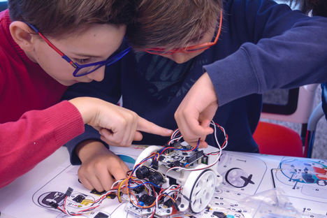 BQ y Macmillan crean bMaker, la primera plataforma interactiva para aprender robótica y programación en el aula