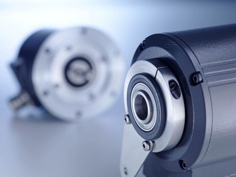 Los codificadores absolutos HeavyDuty HMG10 / PMG10 combinan la disposición bidireccional probada con barrido magnético de precisión y el microgenerador patentado Energy Harvesting en un concepto revolucionario.
