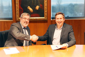 Benoît Hérbert, Vicepresidente de Business Development & Licensing de Pediapharm, y Oriol Segarra, Consejero Delegado de Uriach